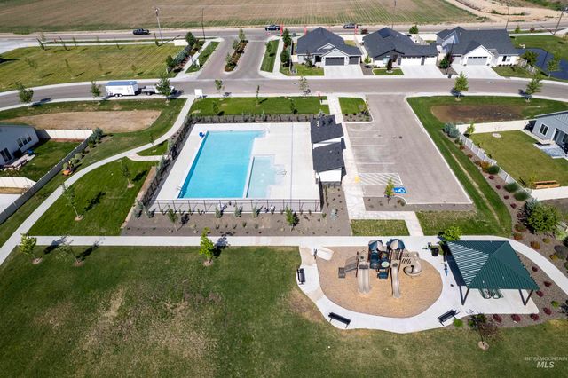 6617 W Plateau Creek Dr, Meridian, ID 83646