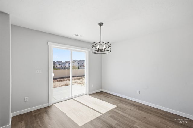 6617 W Plateau Creek Dr, Meridian, ID 83646