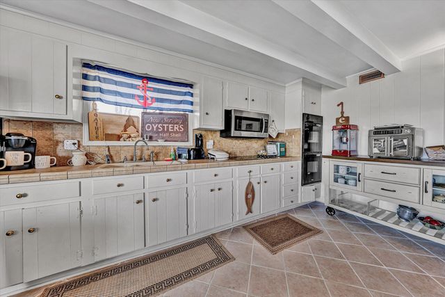 1351 Ellis RD, Hardy, VA 24101