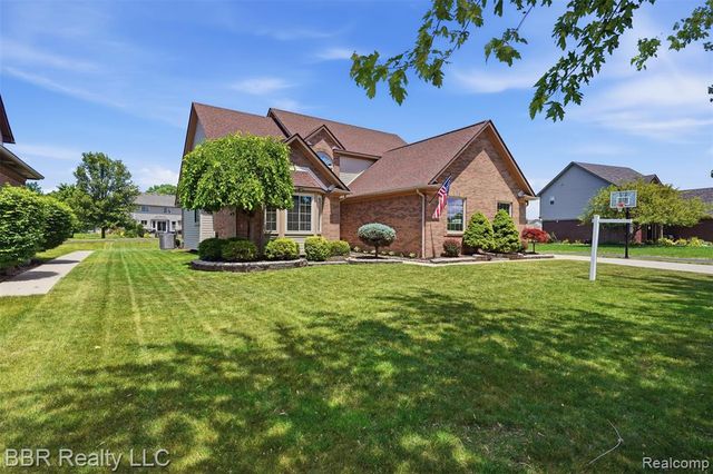 26796 Arcadia Drive, Flat Rock, MI 48134