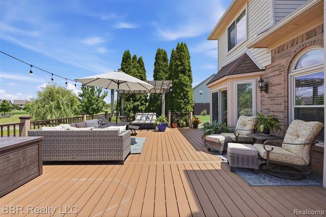 26796 Arcadia Drive, Flat Rock, MI 48134