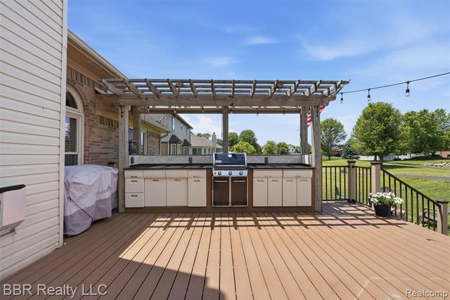 26796 Arcadia Drive, Flat Rock, MI 48134