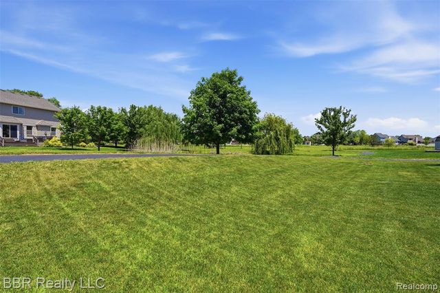 26796 Arcadia Drive, Flat Rock, MI 48134