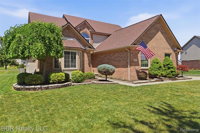 26796 Arcadia Drive, Flat Rock, MI 48134