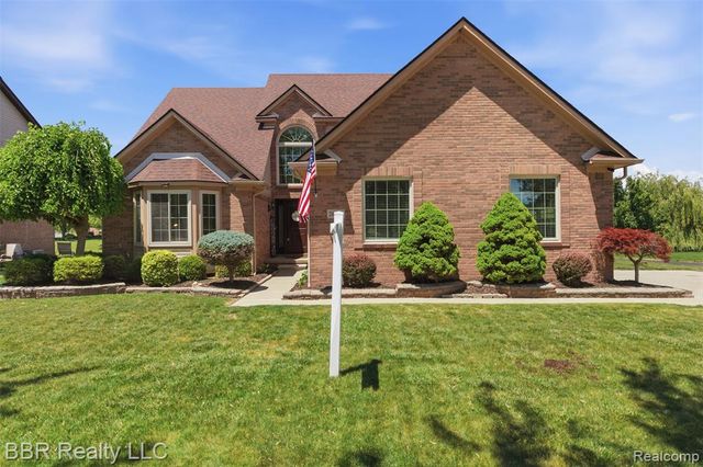 26796 Arcadia Drive, Flat Rock, MI 48134