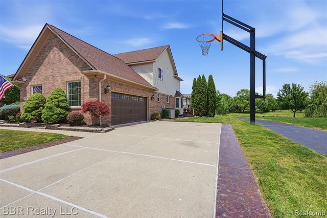26796 Arcadia Drive, Flat Rock, MI 48134