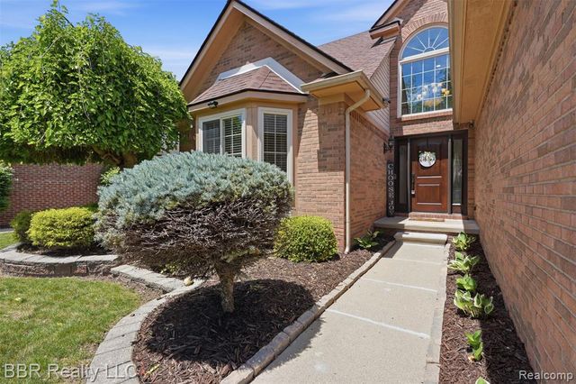 26796 Arcadia Drive, Flat Rock, MI 48134