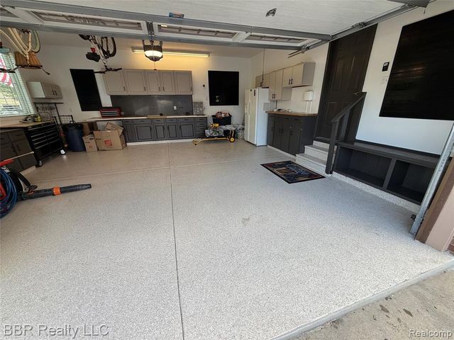 26796 Arcadia Drive, Flat Rock, MI 48134
