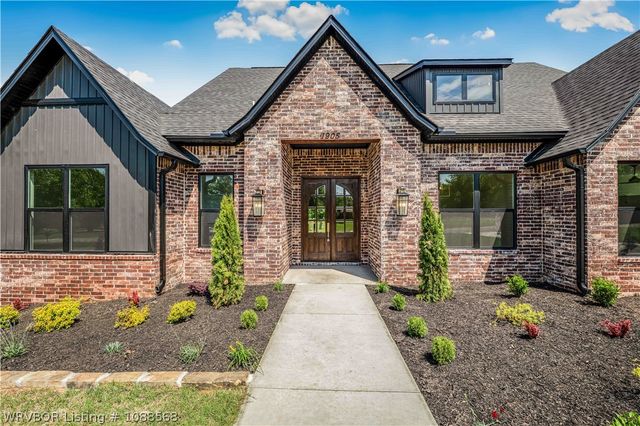 1905 Queensbury Way, Fort Smith, AR 72908