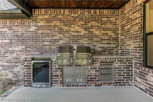 1905 Queensbury Way, Fort Smith, AR 72908