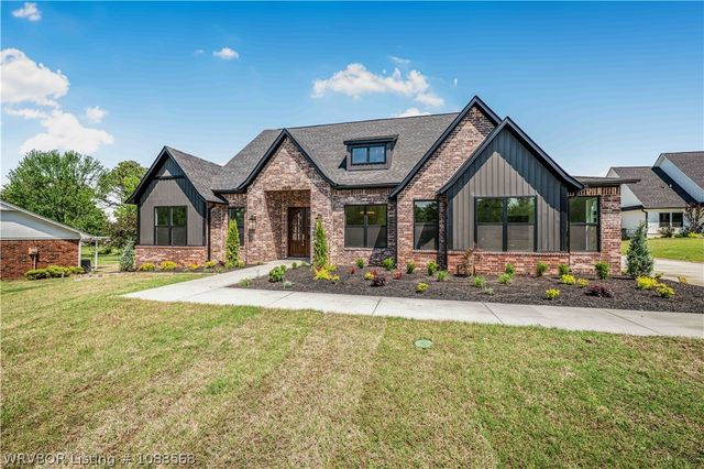 1905 Queensbury Way, Fort Smith, AR 72908