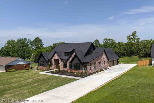 1905 Queensbury Way, Fort Smith, AR 72908
