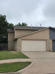2707 NW Friar Tuck Ln #B, Lawton, OK 73505