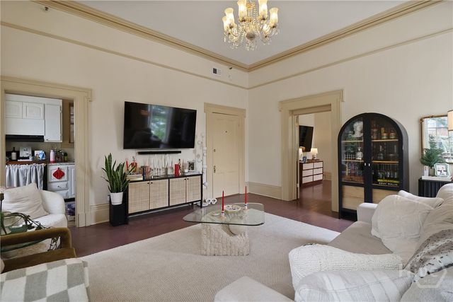 24 E Jones Street, Savannah, GA 31401