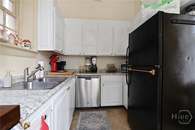 24 E Jones Street, Savannah, GA 31401