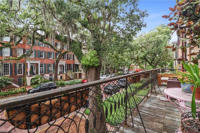 24 E Jones Street, Savannah, GA 31401