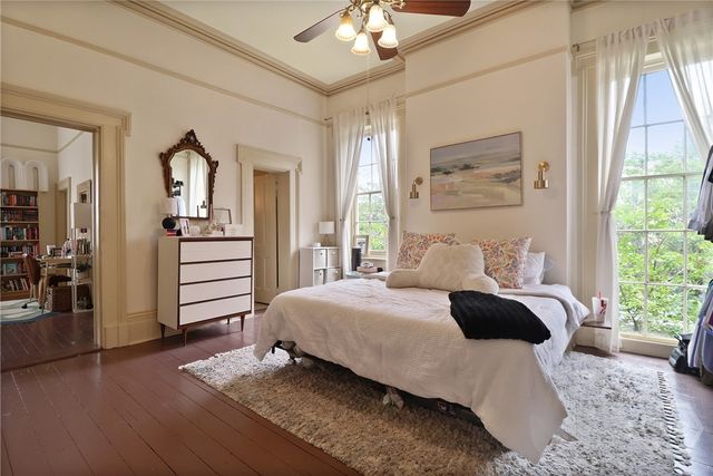 24 E Jones Street, Savannah, GA 31401