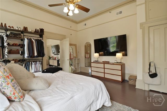 24 E Jones Street, Savannah, GA 31401