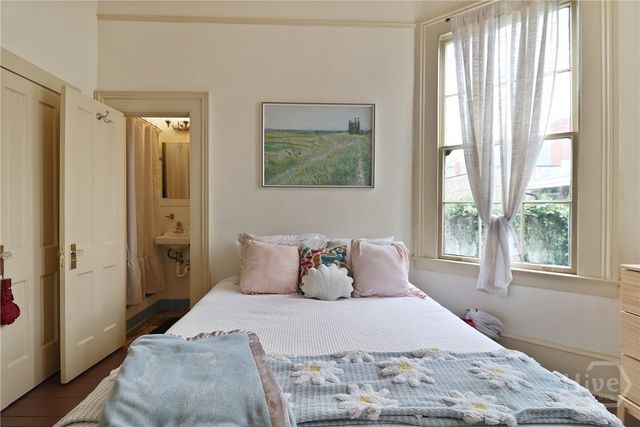 24 E Jones Street, Savannah, GA 31401