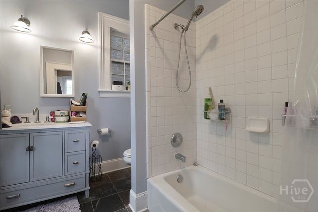 24 E Jones Street, Savannah, GA 31401