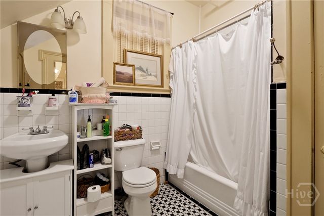 24 E Jones Street, Savannah, GA 31401