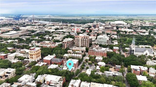 24 E Jones Street, Savannah, GA 31401