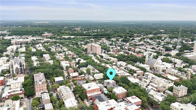 24 E Jones Street, Savannah, GA 31401