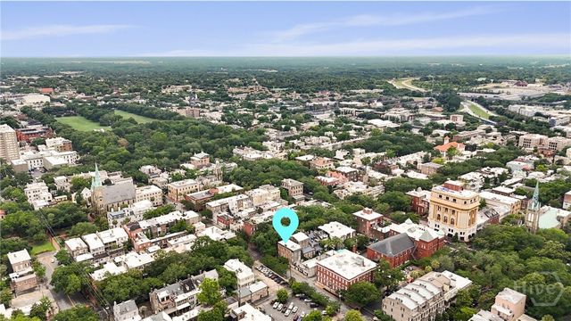 24 E Jones Street, Savannah, GA 31401