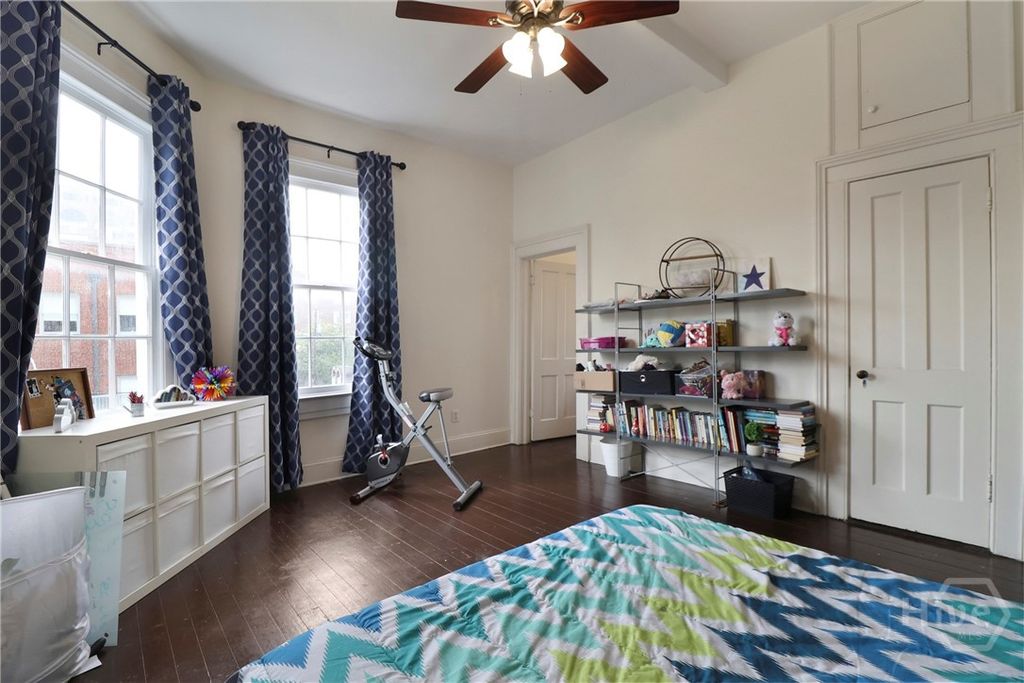 Image 33 of property listing at 24 E Jones Street, Savannah, GA 31401