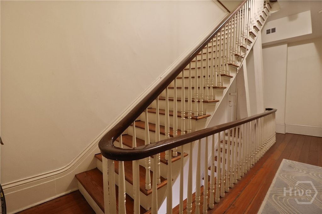 Image 36 of property listing at 24 E Jones Street, Savannah, GA 31401