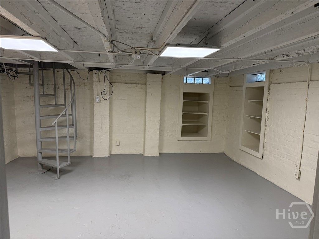 Image 47 of property listing at 24 E Jones Street, Savannah, GA 31401