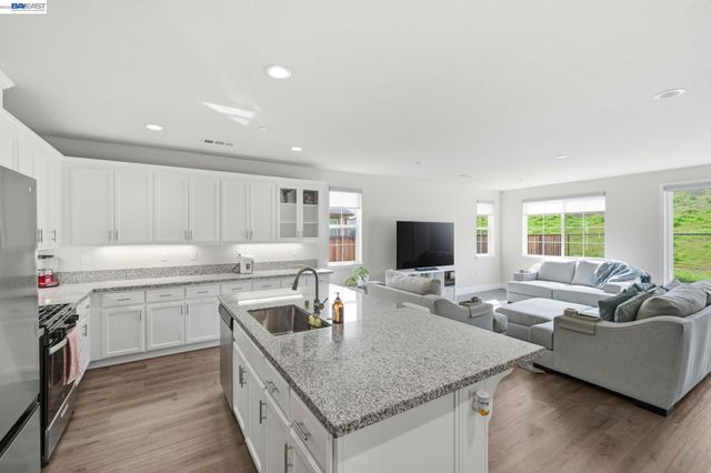 5444 Gray Pine Way, Antioch, CA 94531