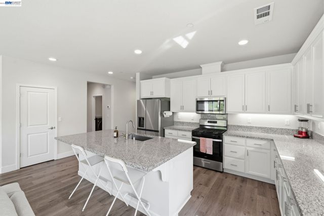 5444 Gray Pine Way, Antioch, CA 94531