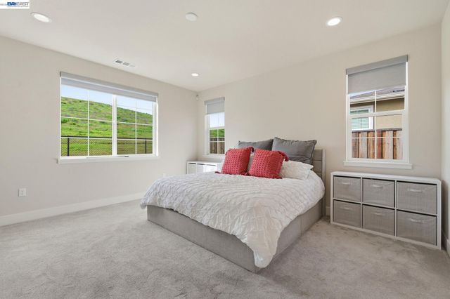 5444 Gray Pine Way, Antioch, CA 94531