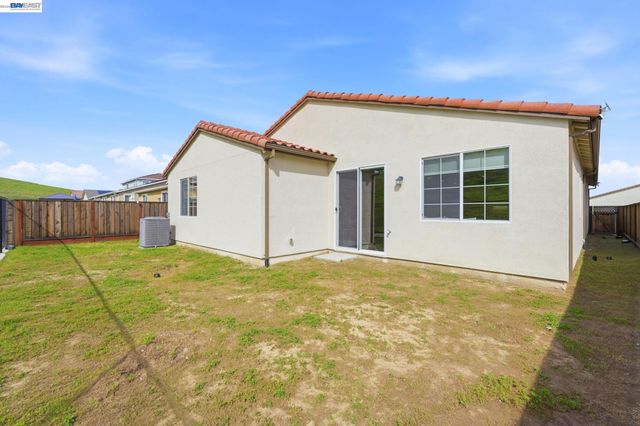 5444 Gray Pine Way, Antioch, CA 94531