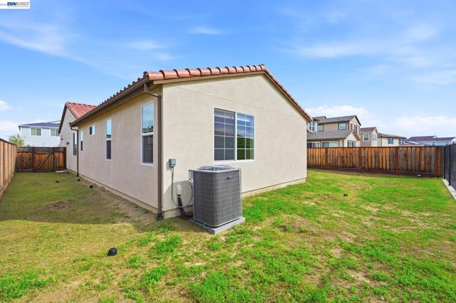 5444 Gray Pine Way, Antioch, CA 94531