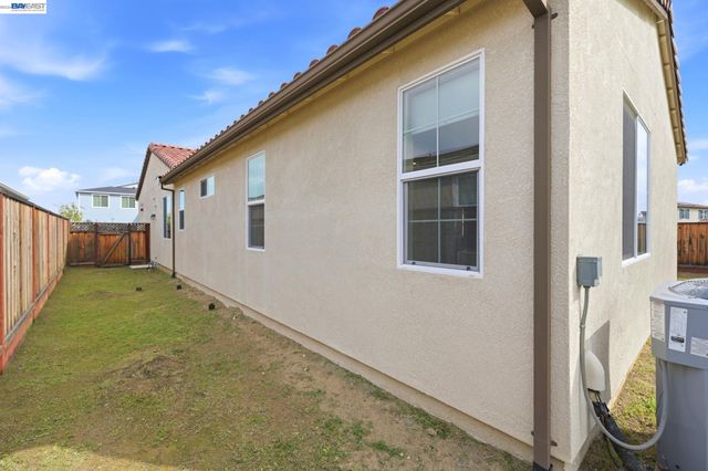 5444 Gray Pine Way, Antioch, CA 94531