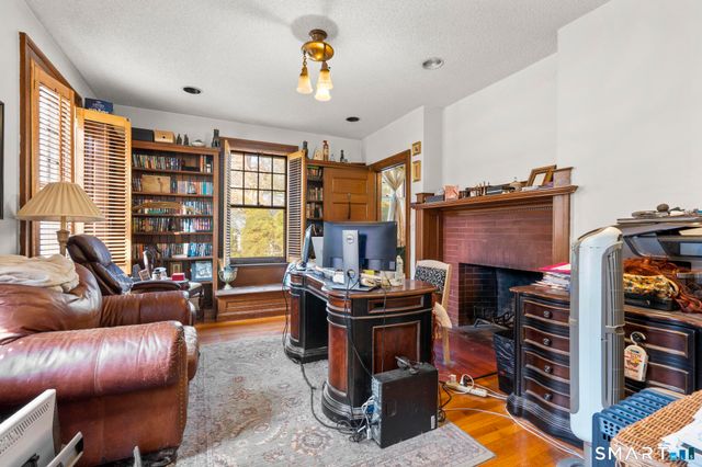 34 Scarborough Street, Hartford, CT 06105