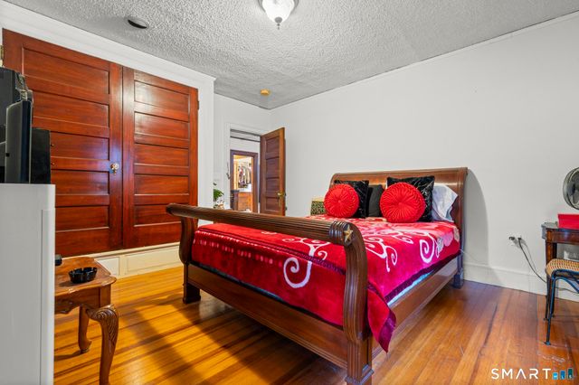 34 Scarborough Street, Hartford, CT 06105