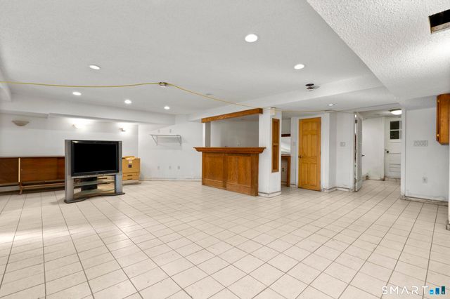 34 Scarborough Street, Hartford, CT 06105