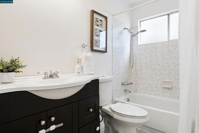 567 Oakland Ave 112, Oakland, CA 94611