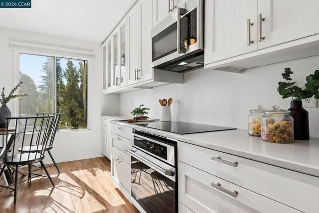 567 Oakland Ave 112, Oakland, CA 94611