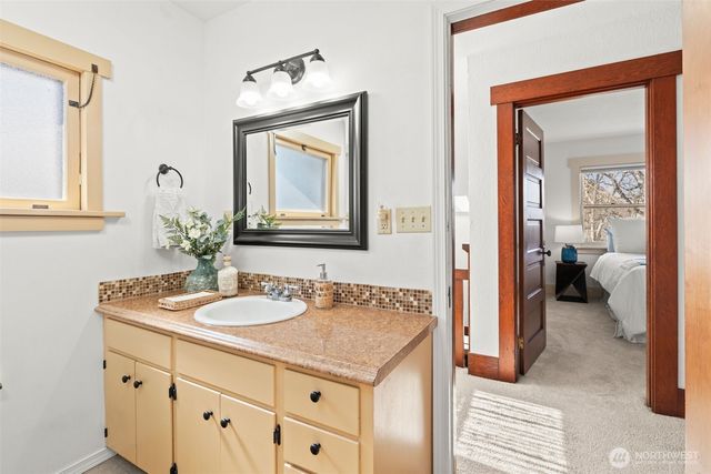 1021 N Anderson Street, Tacoma, WA 98406