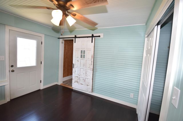 215 E 11th Street, Bonham, TX 75418