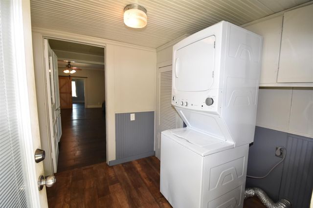 215 E 11th Street, Bonham, TX 75418