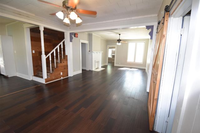 215 E 11th Street, Bonham, TX 75418