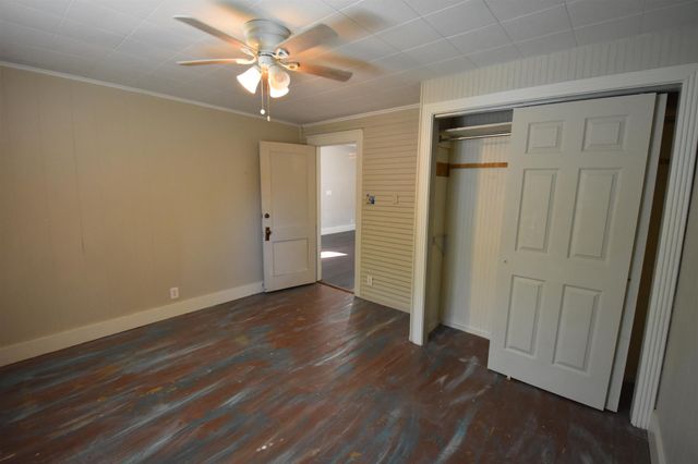 215 E 11th Street, Bonham, TX 75418