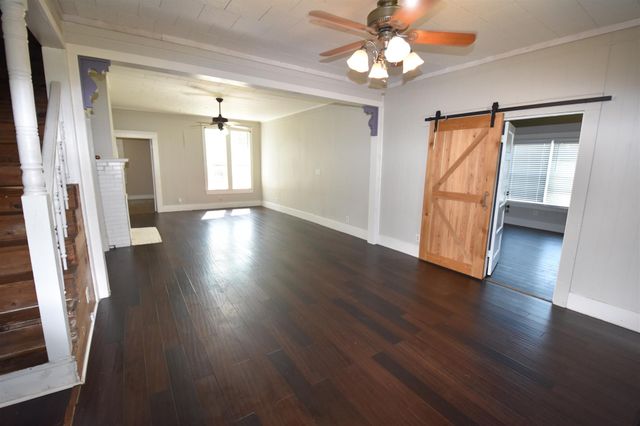 215 E 11th Street, Bonham, TX 75418