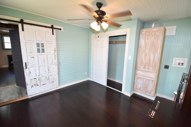 215 E 11th Street, Bonham, TX 75418
