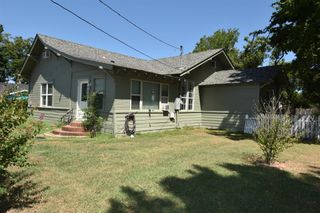 215 E 11th Street, Bonham, TX 75418